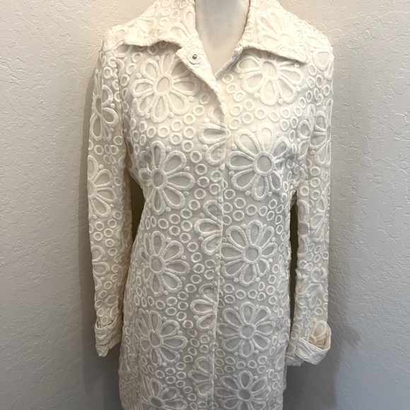 🤍 White Floral~ Damsel Jacket 🤍 - Picture 1 of 8